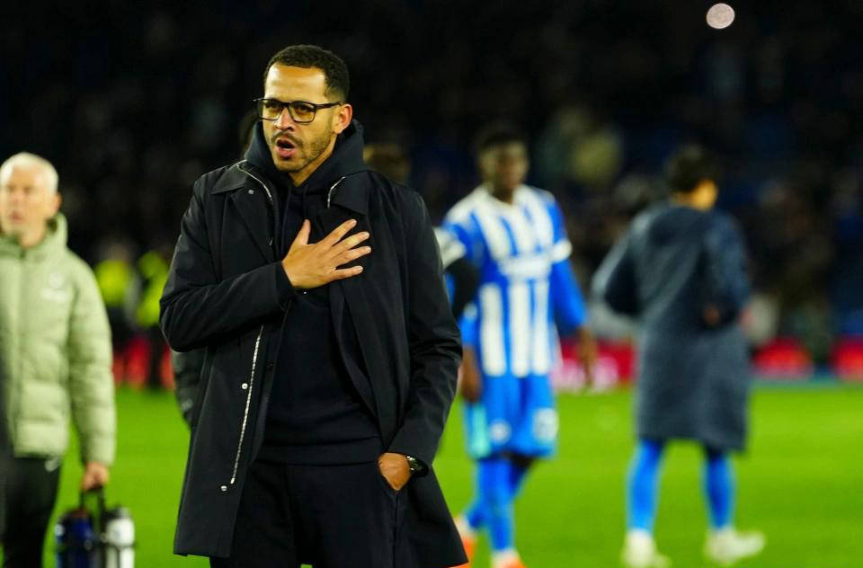 5连败惨遭嘘声！41岁切尔西主帅抚胸致歉，怒批球员仅3-4人有斗志